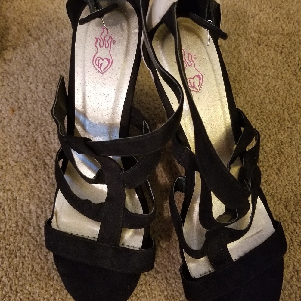 Dressy wedges